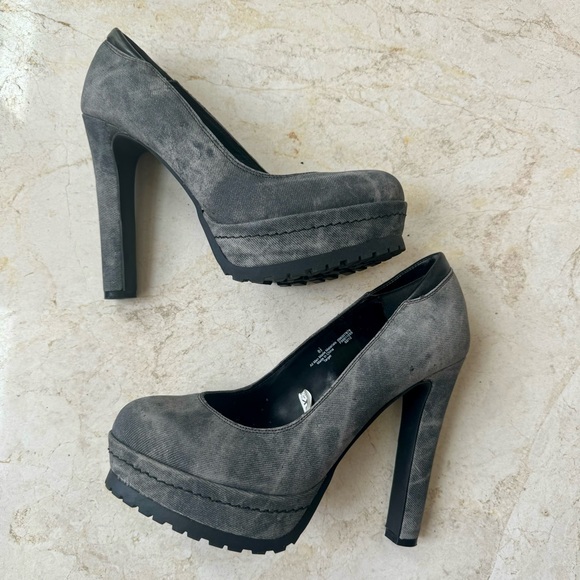 Xhilaration Target platform gray heels size 8.5 - Picture 3 of 7
